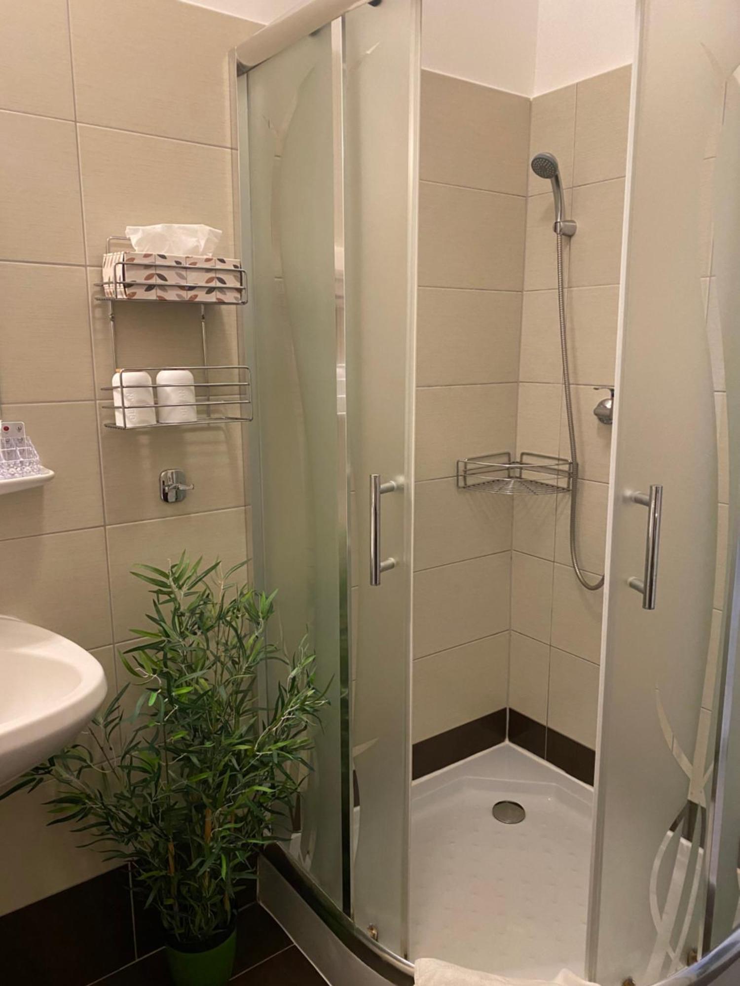 Oreo Apartman Eger Exterior foto